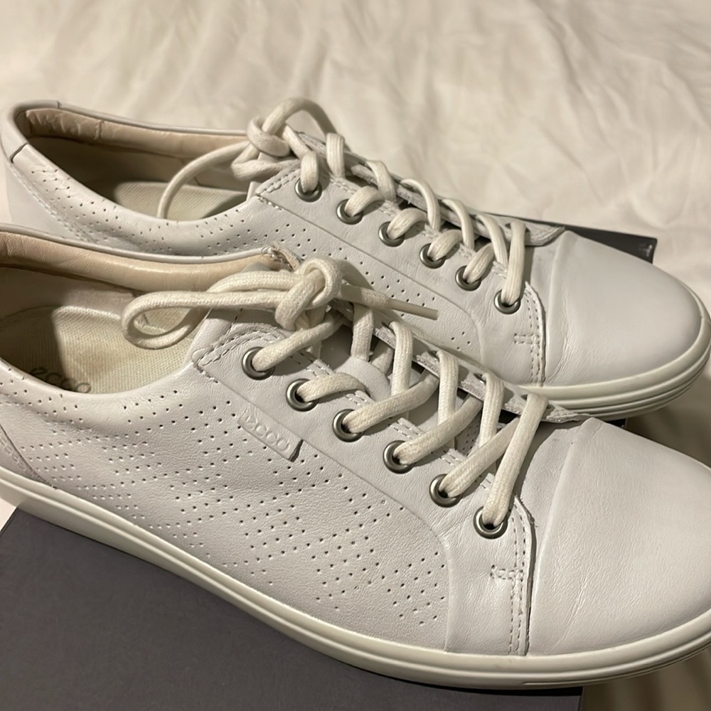 Ecco women Soft 7 Leather Lace-Up Sneakers Sz 11